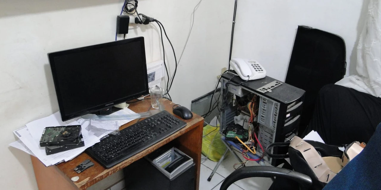 Homem é preso com dezenas de vídeos de pornografia infantil em ação da PF no Paraná