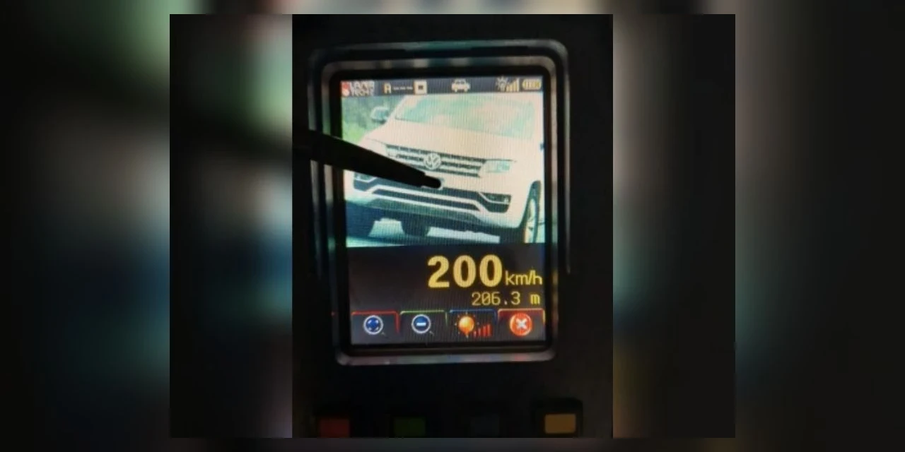Motorista é flagrado a 200 km/h em estrada do Paraná e multa beira os R$ 900
