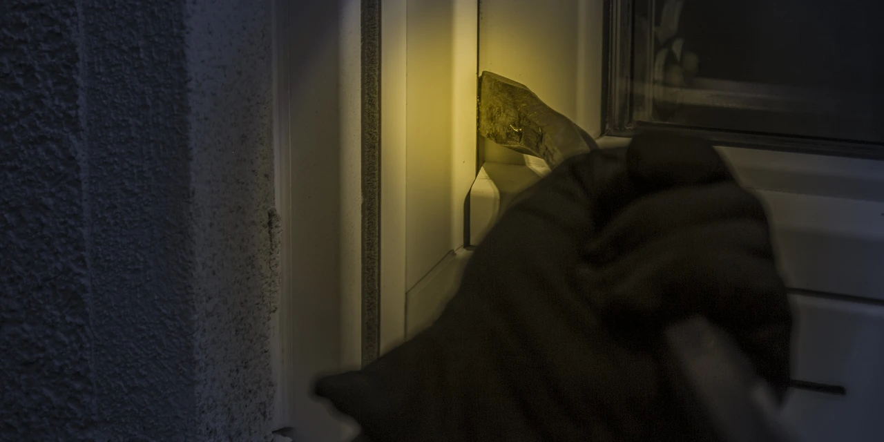 Bandido invade propriedade na madrugada mas acaba detido pelos moradores em PG