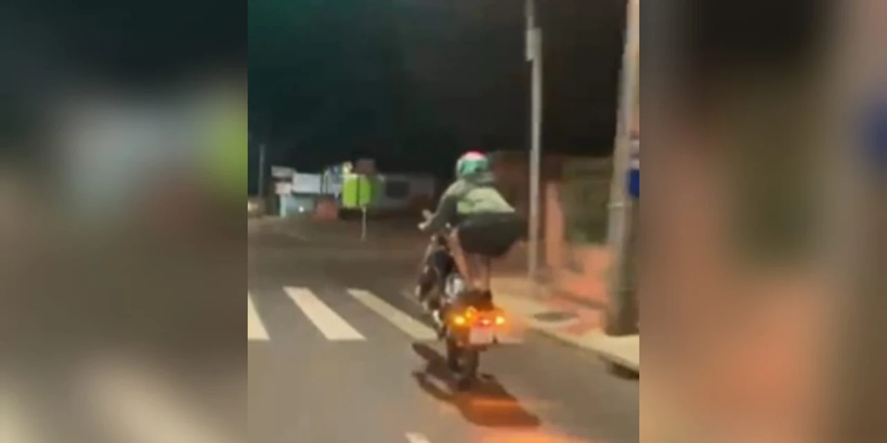 Vídeo que mostra motociclista empinando moto e caindo em avenida de PG viraliza nas redes sociais