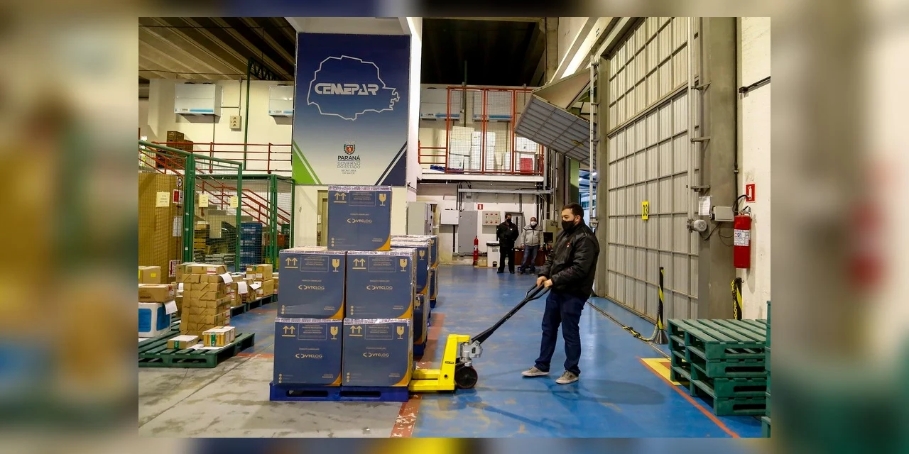 Regional de Saúde de PG recebe mais de 40 mil doses de vacinas contra COVID-19 neste sábado (23)