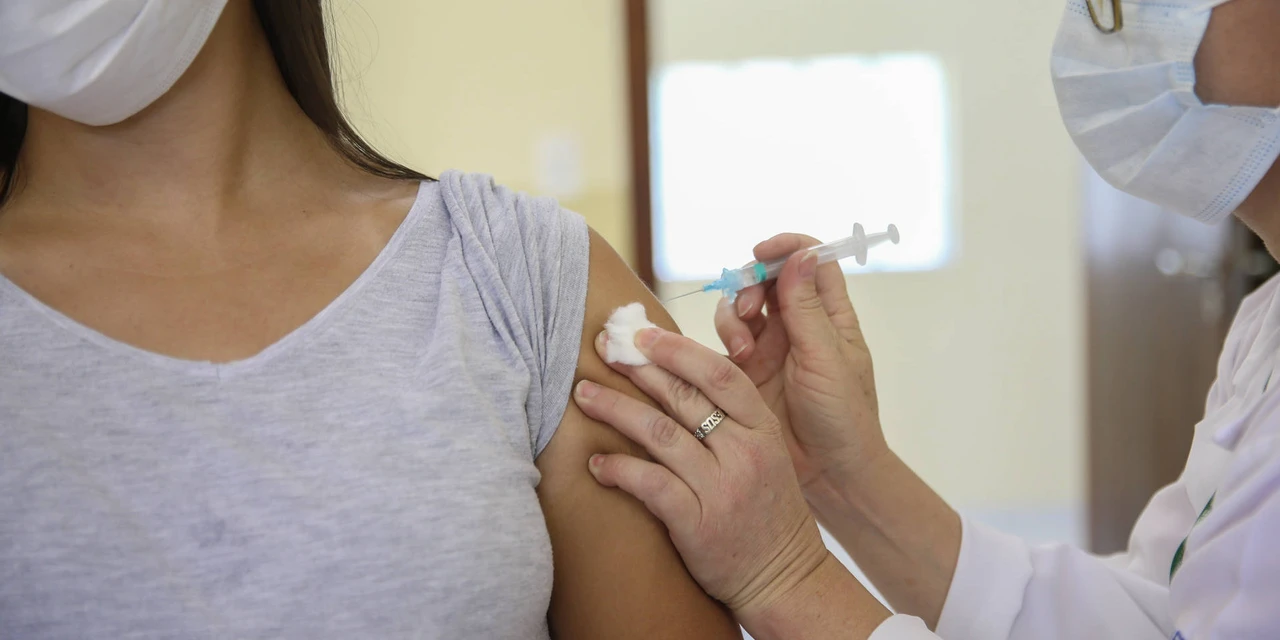 Ponta Grossa realiza etapa de reforço para profissionais da saúde com doses remanescentes