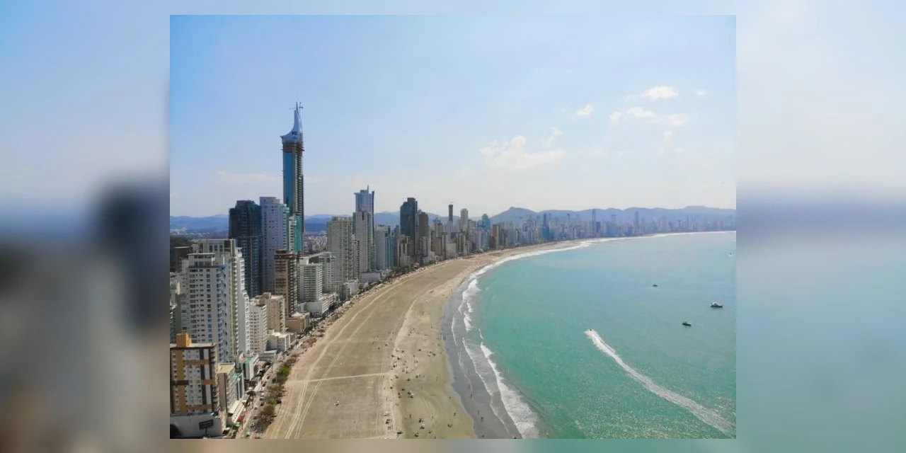 Litoral de SC pode ter mais uma praia alargada como Balneário Camboriú