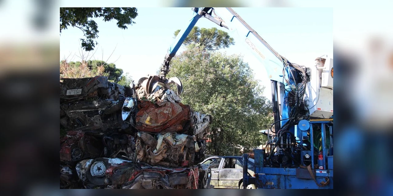 Detran arrecada mais de R$ 6 milhões em leilão de sucata de veículos no Paraná