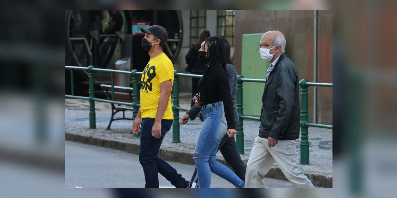 Projeto de lei em tramitação na Assembleia propõe flexibilização no uso de máscaras no Paraná 