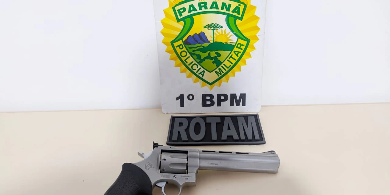 Homem é preso com arma carregada em bar de Carambeí