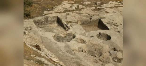 Arqueólogos descobrem a prensa de vinho mais antiga já descoberta, com cerca de 2,7 mil anos