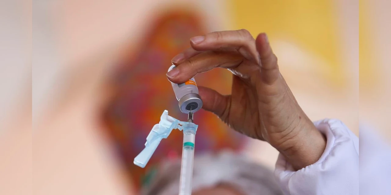 Prefeitura de PG realiza nova etapa de dose reforço para idosos acima de 65 anos