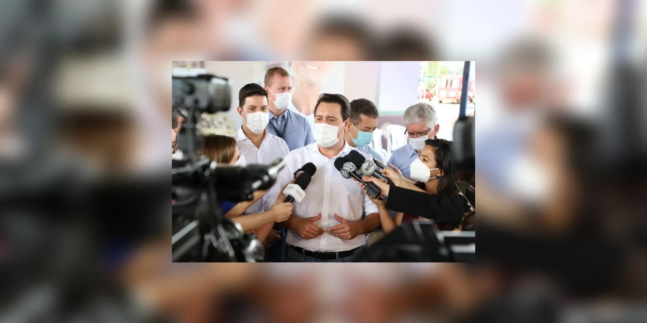 Ratinho Junior diz que o uso de máscara pode deixar de ser obrigatório no Paraná até este Natal