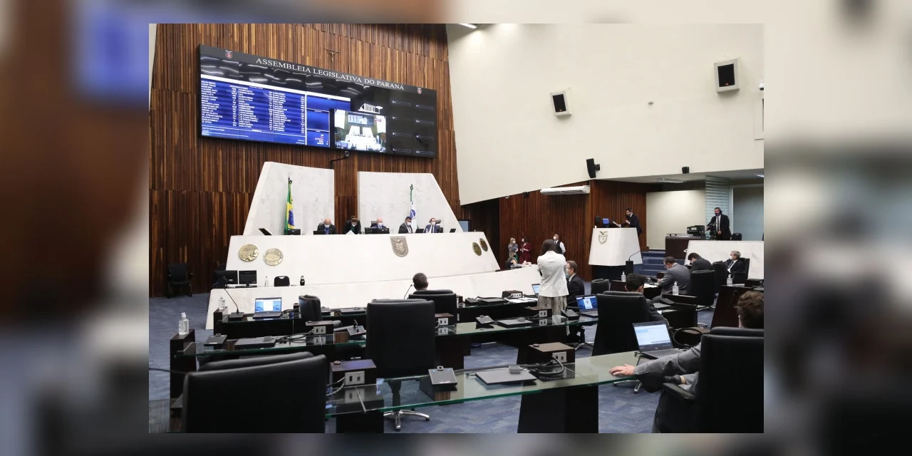 Política de combate à depressão e ao suicídio nas escolas é aprovada na Assembleia do Paraná