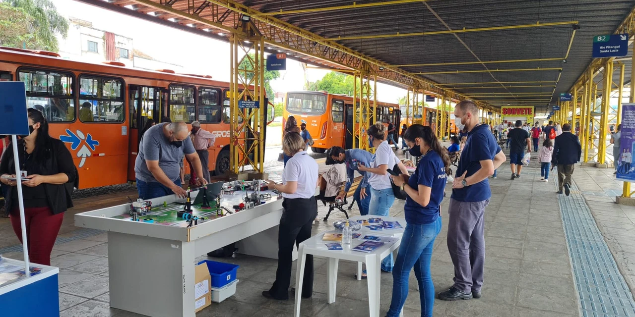 Agência do Trabalhador Móvel bate recorde de atendimentos no Terminal Central
