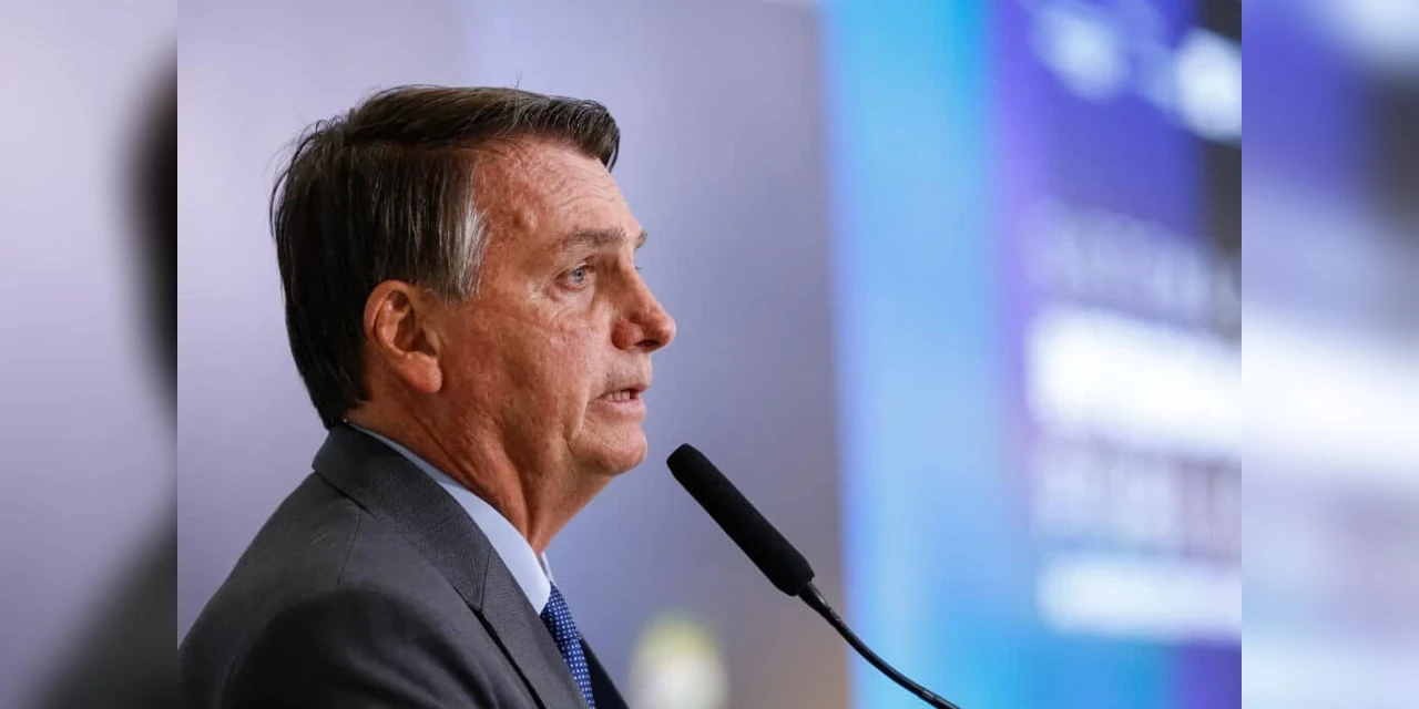 Bolsonaro sanciona auxílio-gás para famílias de baixa renda