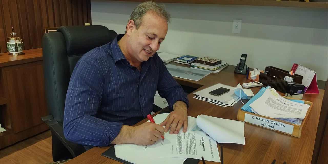 Prefeitura de Castro assina Ordem de Serviço para CRAS do Cantagalo
