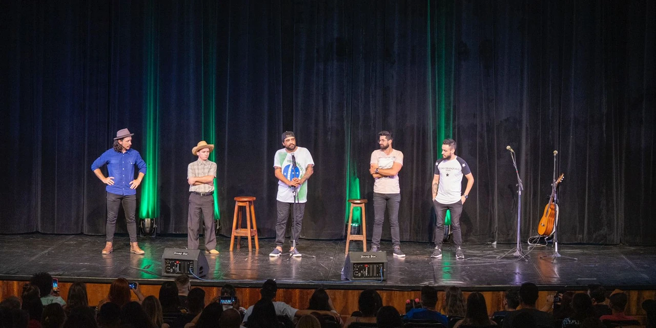 Mais de 1 tonelada de alimentos é arrecadada em show com Alorino em PG