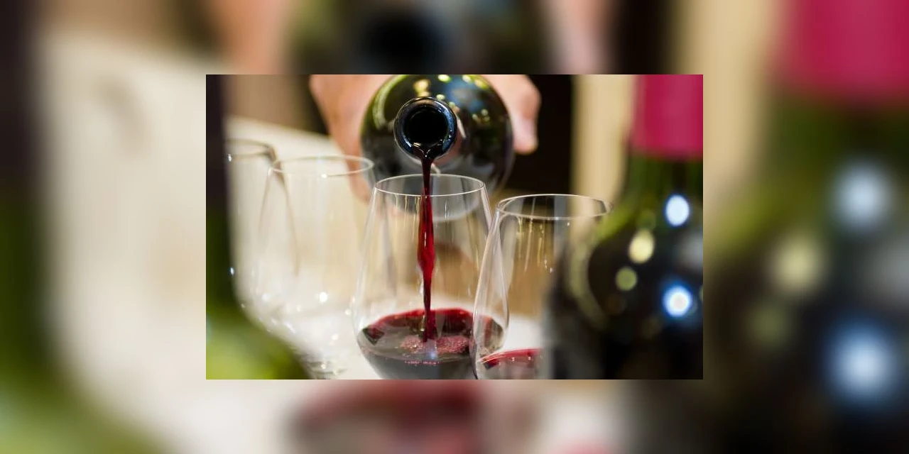 Espaço Domein promove noite de degustação de vinhos com sommelier inglês