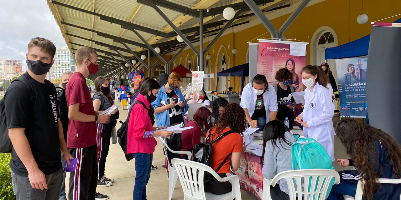 Semana de Qualificação Profissional orienta jovens para o mercado de trabalho em PG