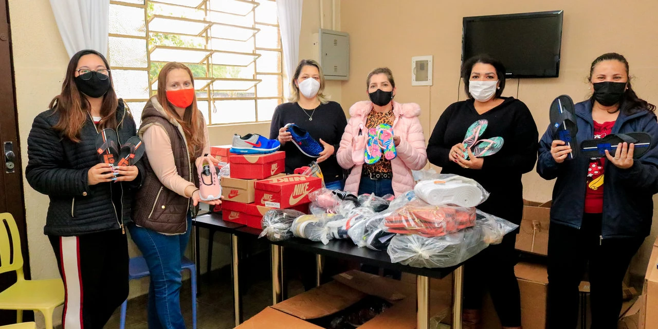 Após doações, Assistência Social de Tibagi destina calçados para instituições