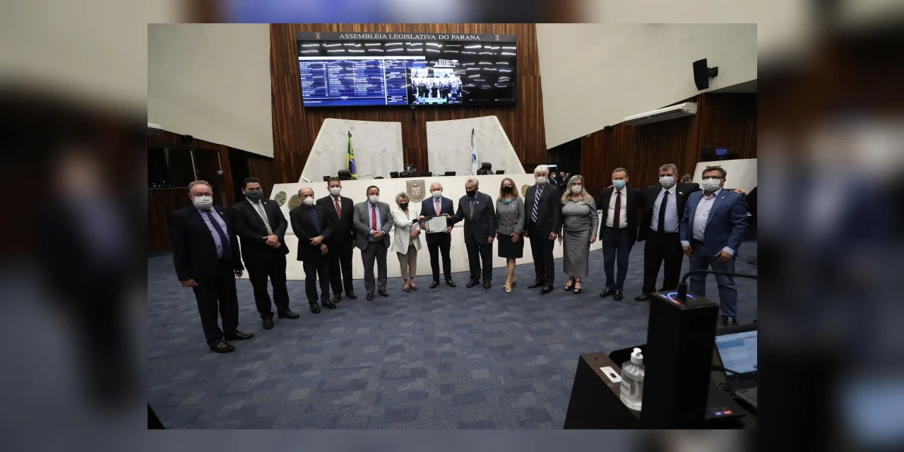 Assembleia homenageia 150 anos da imigração polonesa no Paraná