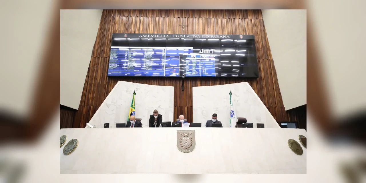 Assembleia do Paraná aprova redução de multas e parcelamento de dívidas de impostos