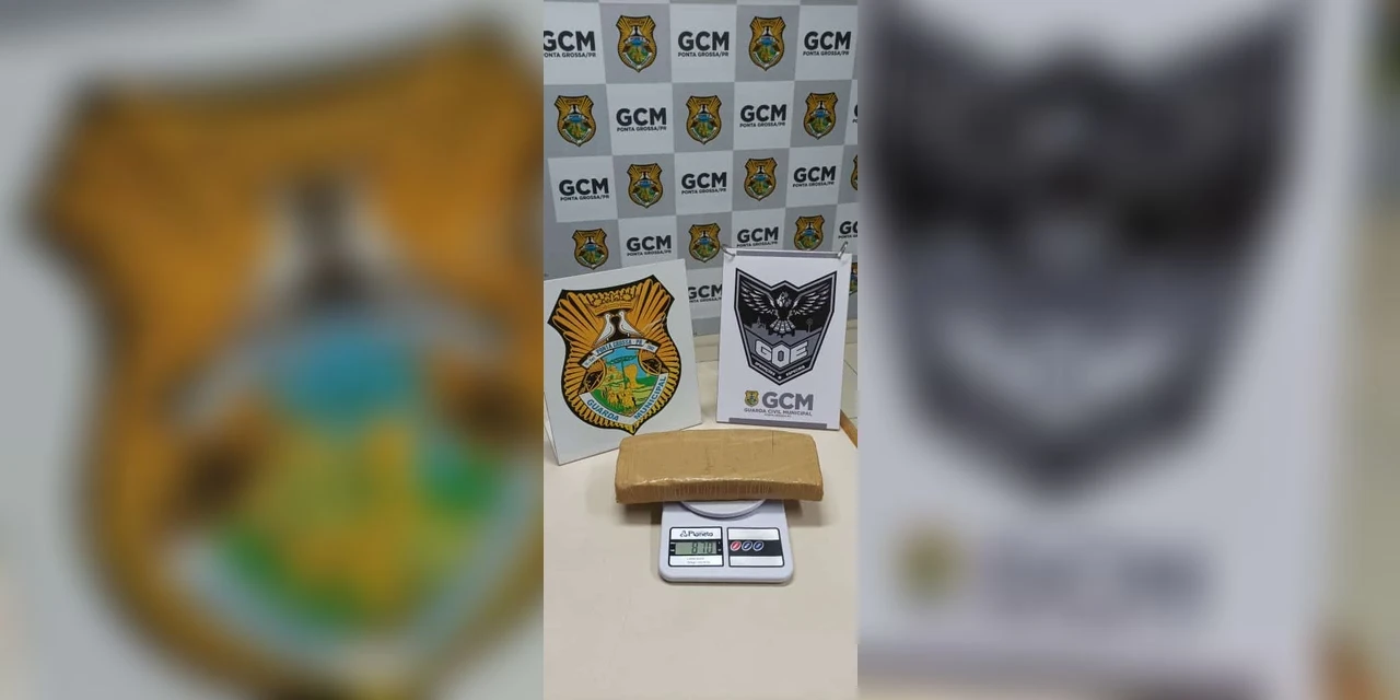 Suspeito deixa droga para trás para fugir de abordagem policial