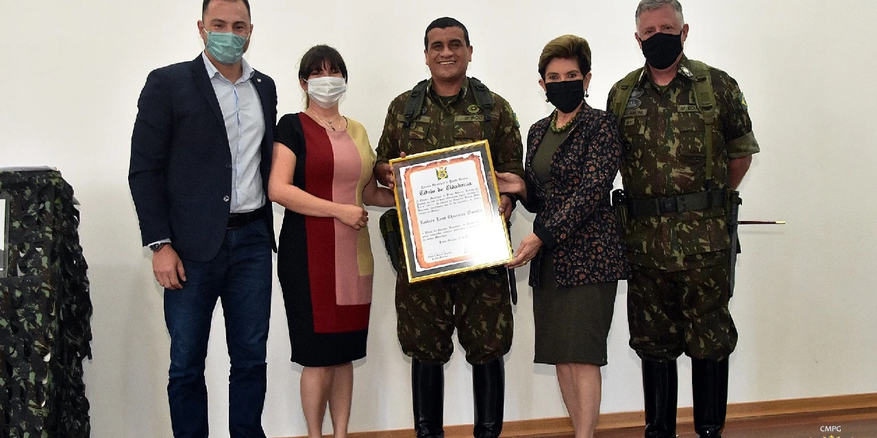 Legislativo de PG homenageia Coronel Larri