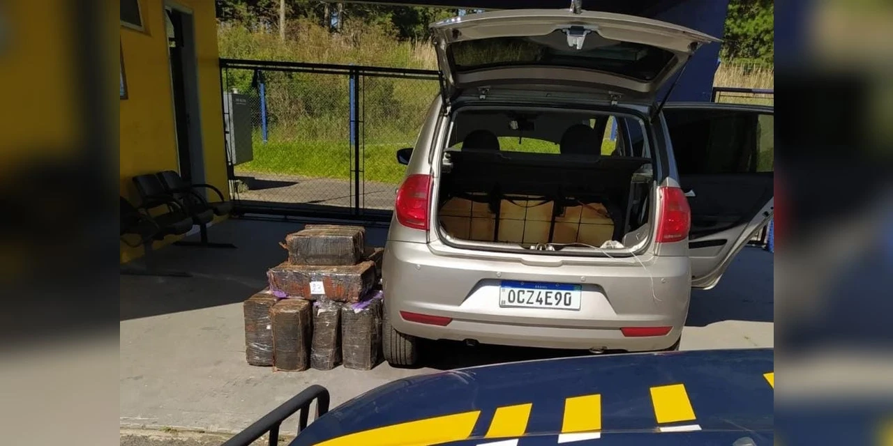 PRF prende jovem com carro roubado e 239 quilos de maconha em Balsa Nova