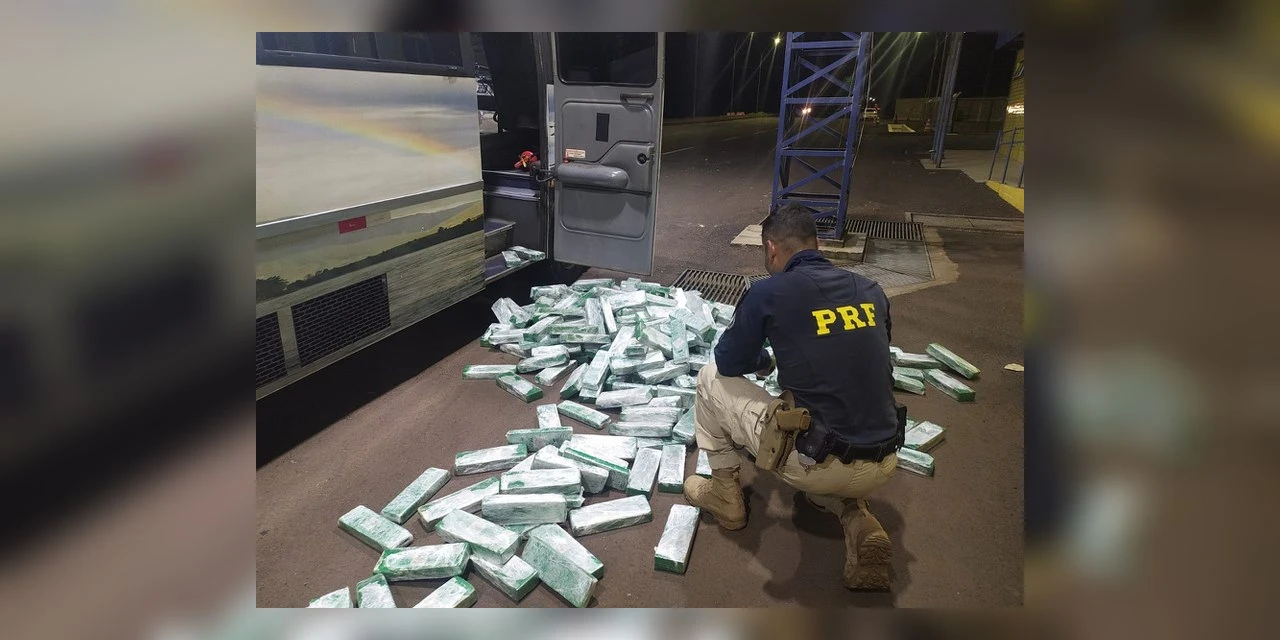 PRF apreende quase 800 quilos de maconha durante o final de semana no Paraná