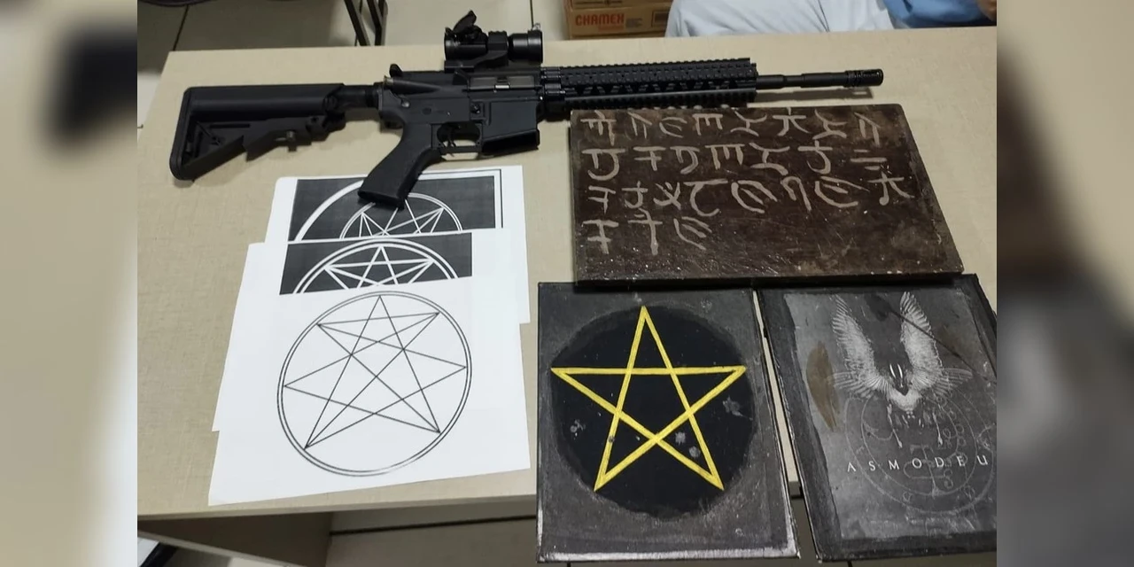 No Paraná, Polícia Civil apreende material satânico em operação contra suspeitos de apologia ao nazismo