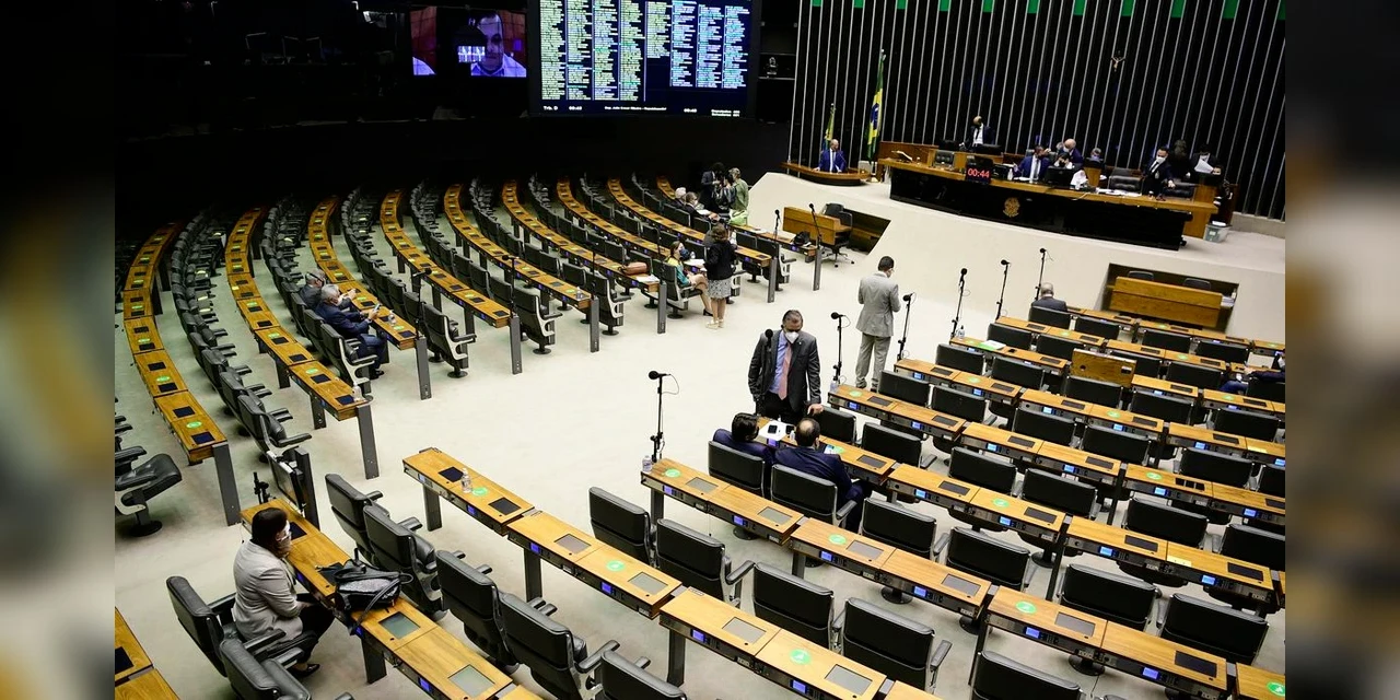 Congresso derruba veto presidencial e Fundo Eleitoral será de R$ 5,7 bilhões