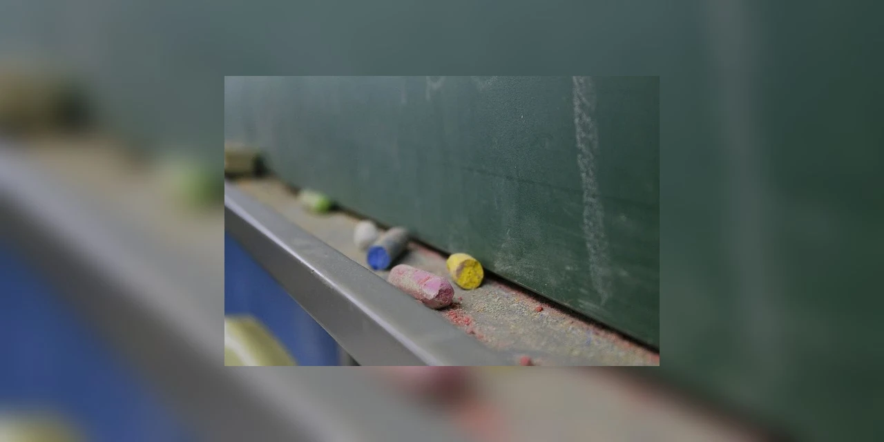 Ratinho Junior sanciona novo piso dos professores, gratificação dos diretores e novo PDE