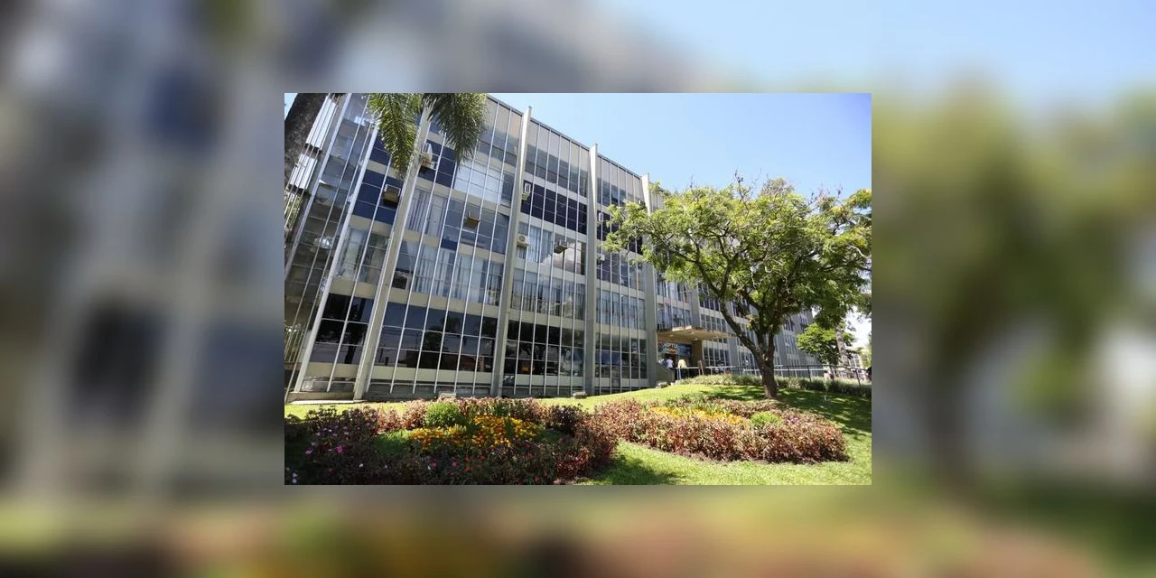 Confira o que abre e o que fecha no Natal e Ano Novo em PG