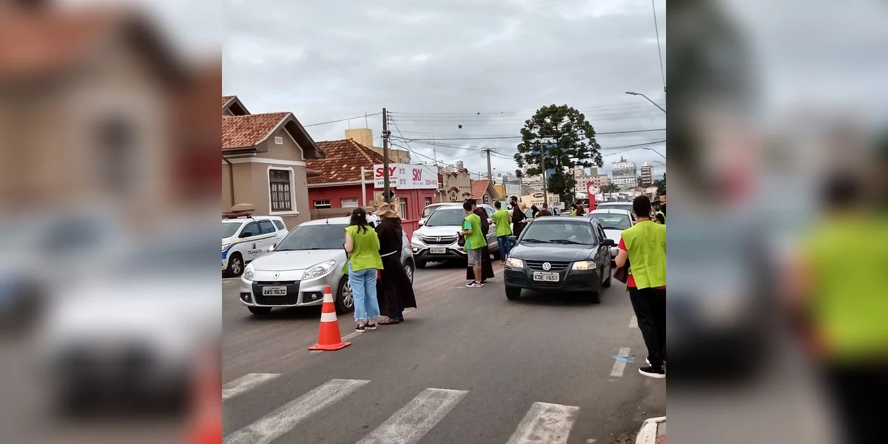 Tradicional bênção de veículos acontece até às 21h desta sexta (14) na Paróquia Imaculada Conceição em PG