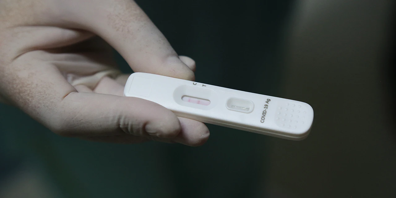 Secretaria da Saúde do Paraná distribui quase 200 mil testes rápidos para Covid-19 nesta sexta-feira