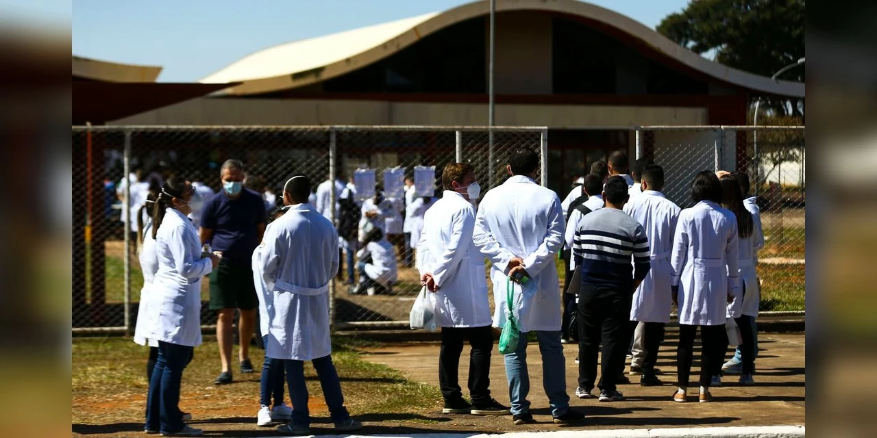 Prazo para pedir atendimento especializado no Revalida vai até sexta