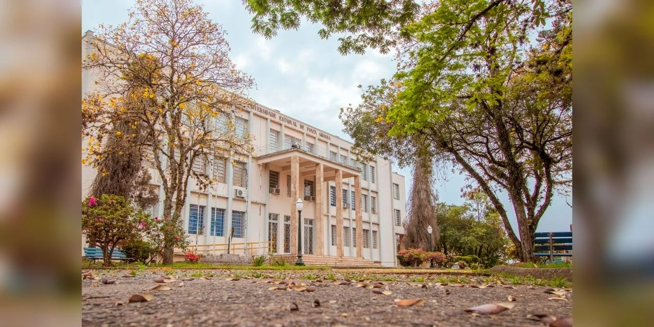Estudantes da UEPG têm até sexta-feira (04) para envio do comprovante da vacina contra Covid-19
