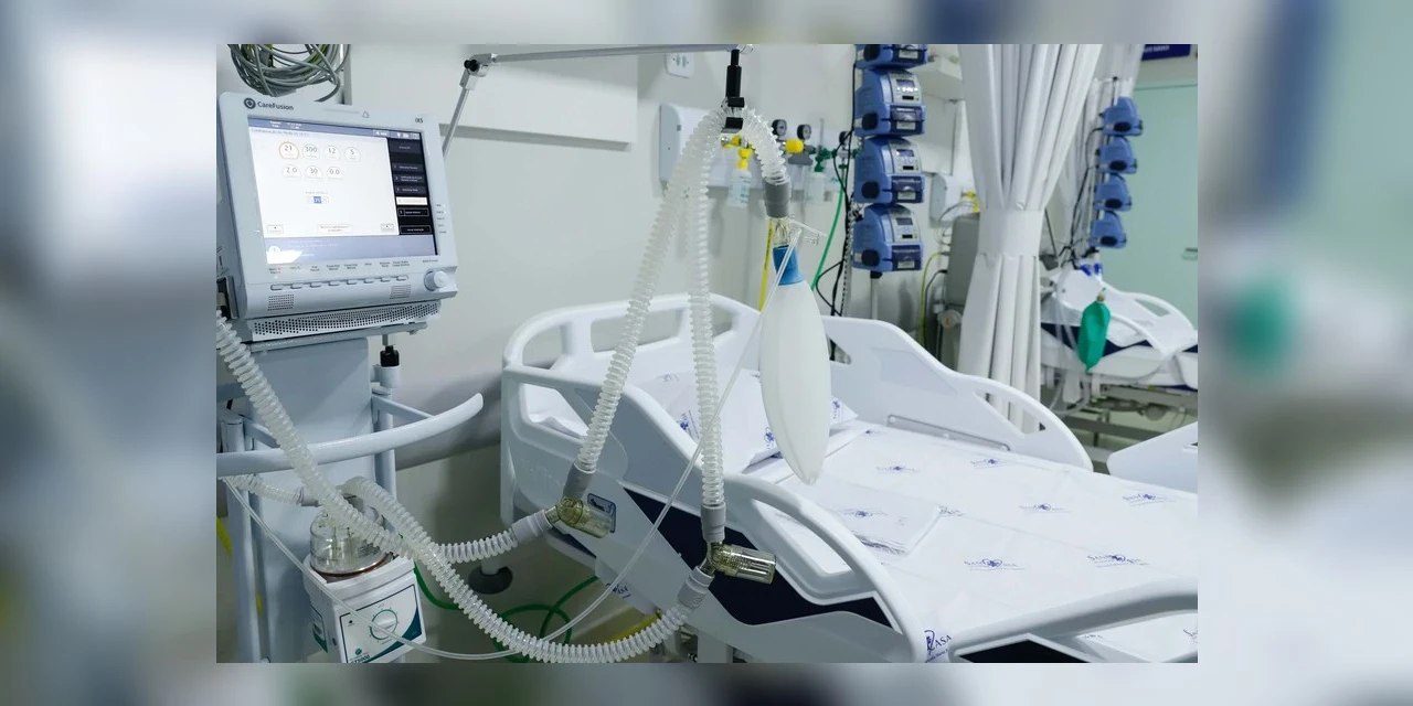 Maioria de pacientes de UTI não tem esquema vacinal completo contra Covid-19, aponta levantamento do HU da UEL