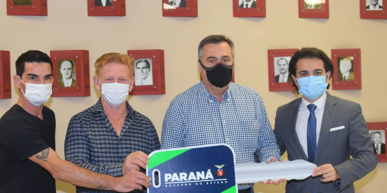 Governo do Paraná inicia segunda etapa de entrega de carros para Saúde da Família