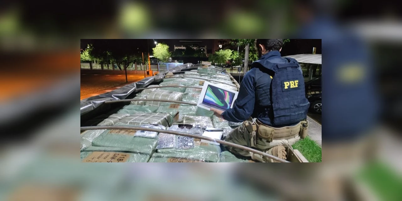 PRF prende traficante transportando mercadorias importadas irregularmente no Paraná