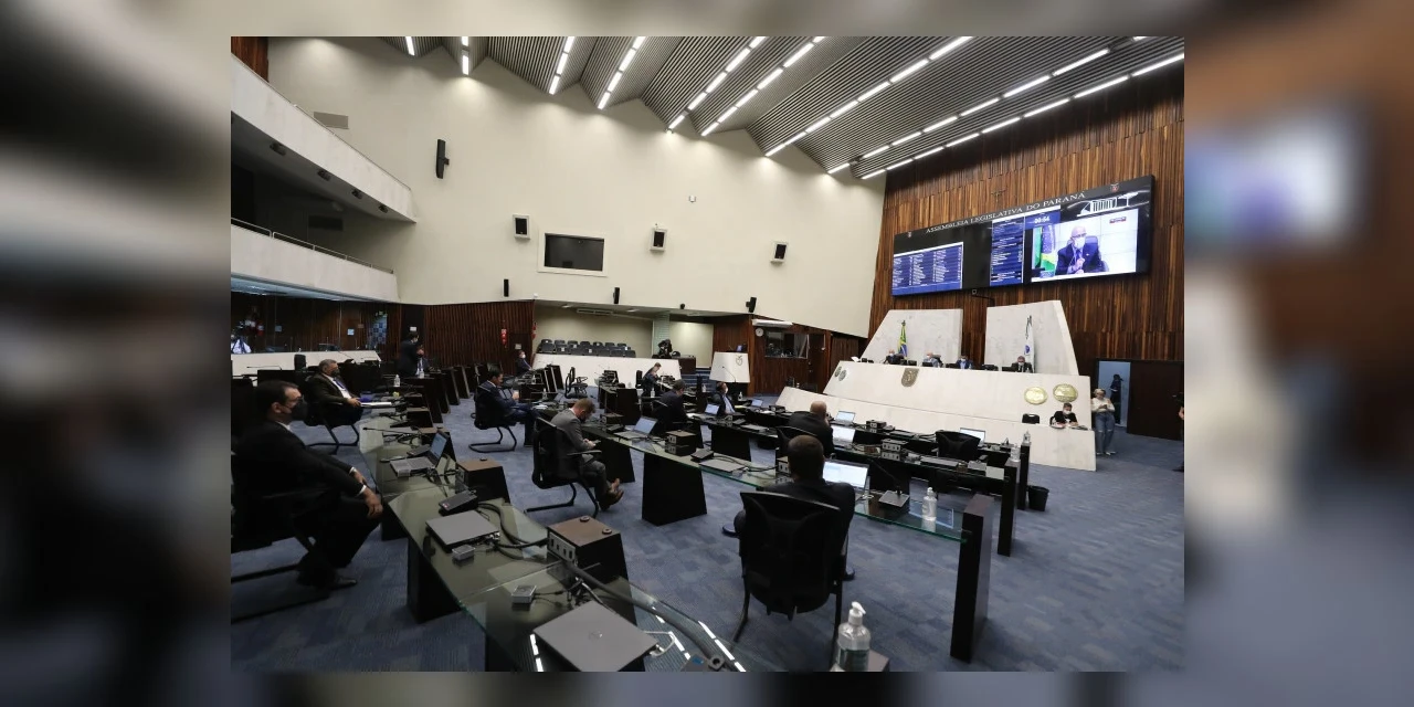 Projeto que proíbe passaporte da vacina entra em regime de urgência na Assembleia