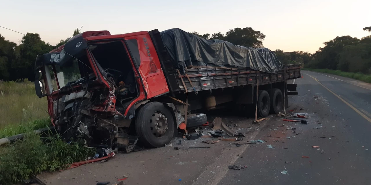 PRF atende acidente em rodovia nos Campos Gerais
