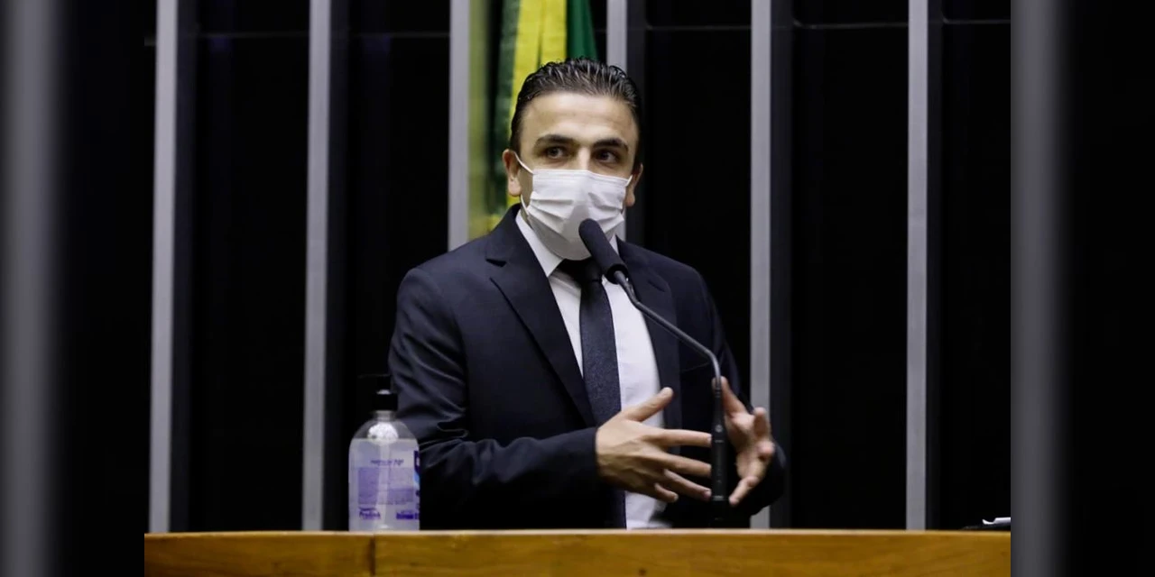 Deputado Aliel Machado critica veto ao projeto que facilitaria tratamento via oral contra o câncer