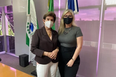 Elizabeth tem cinco dias para fornecer informações após secretária Simone afirmar em depoimento não lembrar de ter assinado ofício