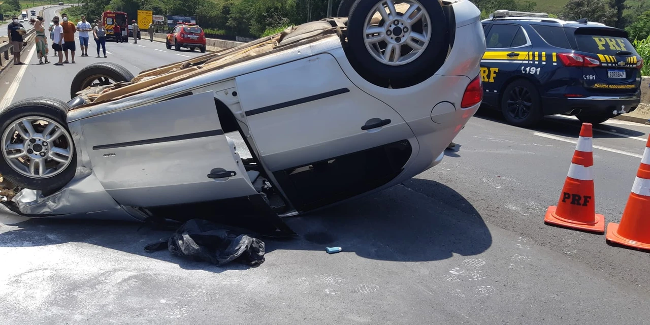 Acidente grave com capotamento deixa três feridos na BR-376 em PG