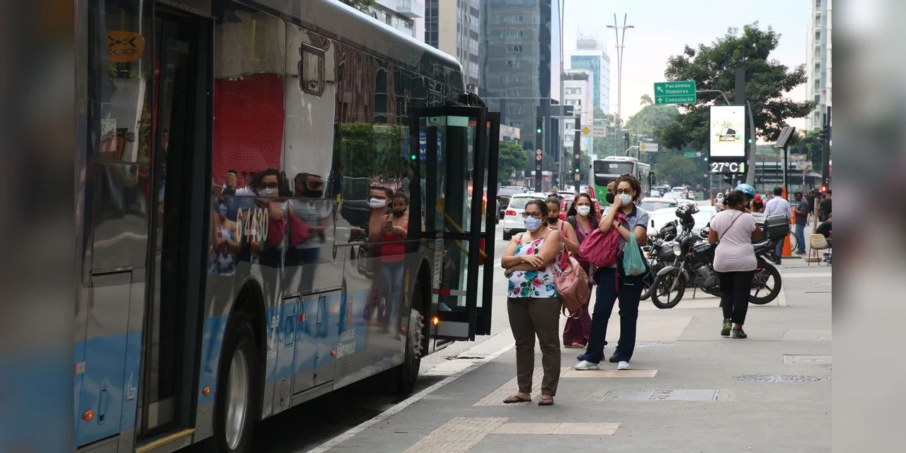 Senado aprova programa que financia passagens de idosos no transporte urbano