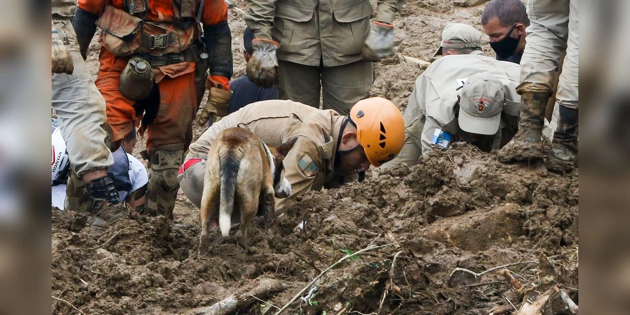 Mortes pela chuva em Petrópolis chegam a 120