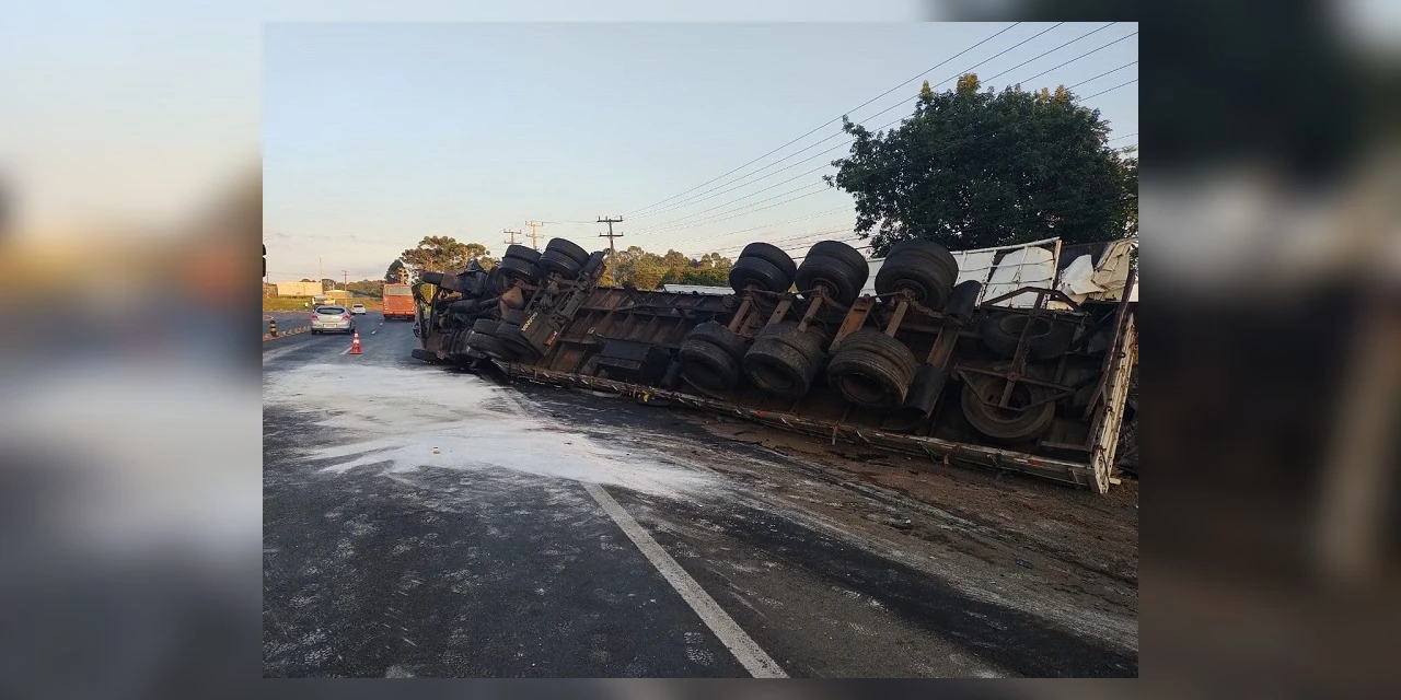 Em PG, colisão frontal entre veículos deixa mulher com ferimentos graves