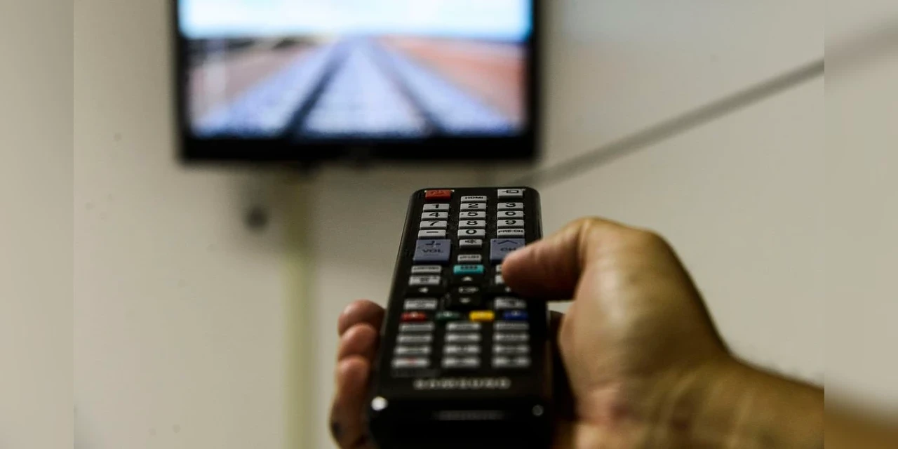 Primeira transmissão em cores na TV completa 50 anos