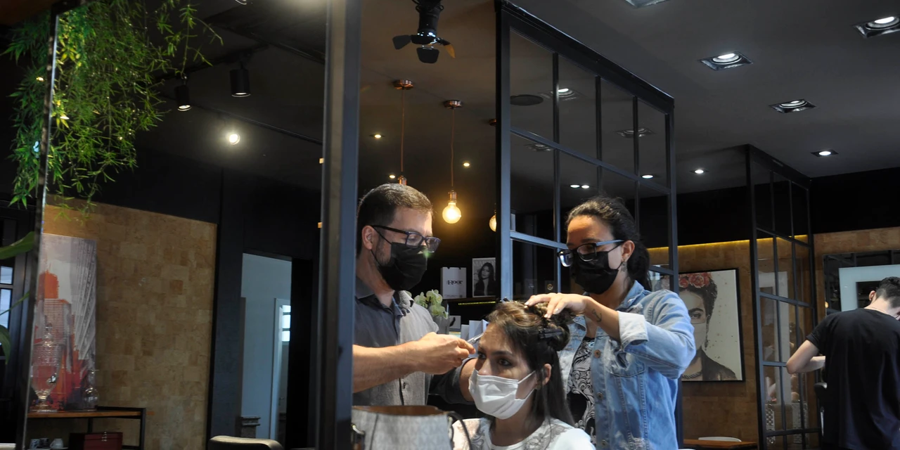 Fomento Paraná supera mil operações de microcrédito com garantia de fundo de aval do Sebrae