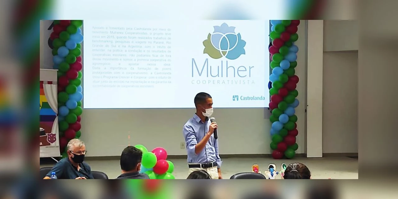 Castrolanda apresenta programa de cooperativas escolares em Encontro de Formação de Professores do RS