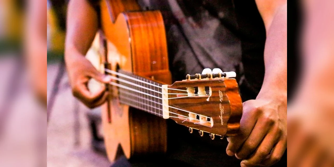 Proex-UEPG oferece curso de Violão Instrumental